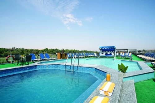 Gallery Image Cruzeiro pelo rio nilo