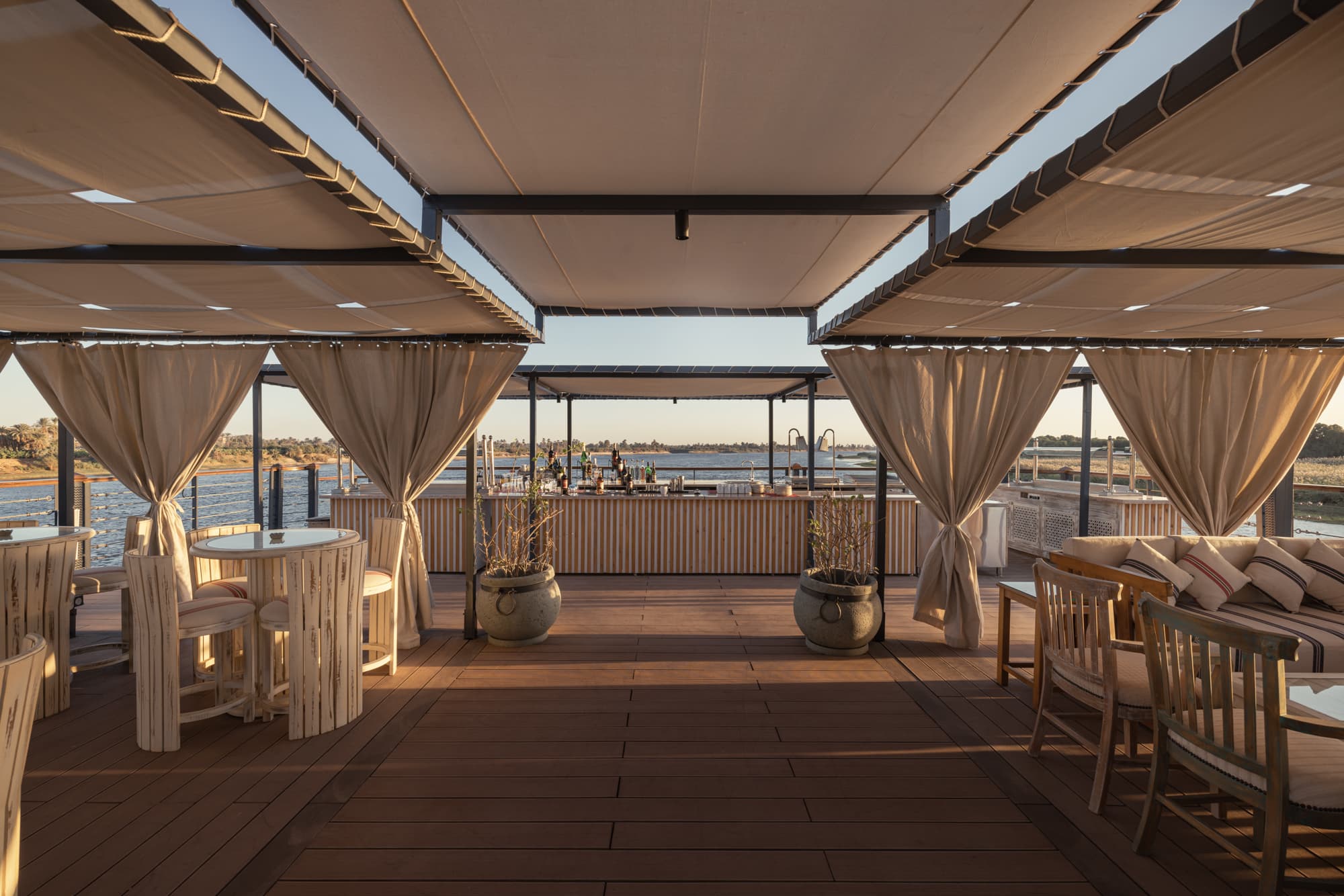 Gallery Image DWA cruzeiro no rio Nilo